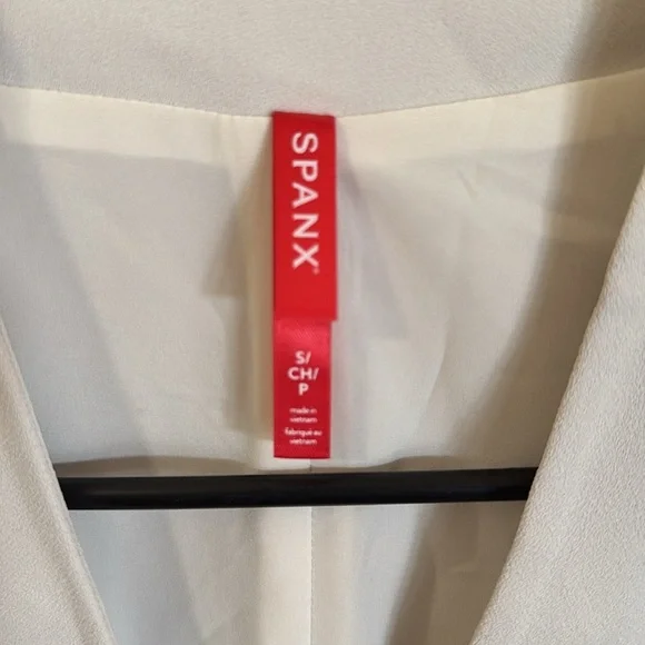 SPANX® Carefree Crepe Vest Top w/ No-Show Coverage. - Picture 9 of 14